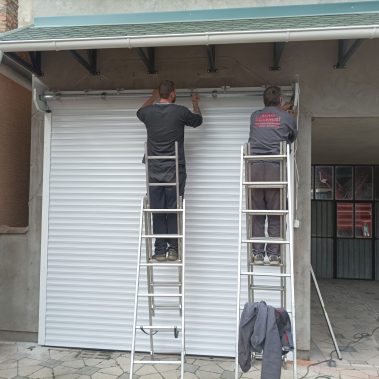 Kvalitetna rolo garažna vrata po meri Zemun